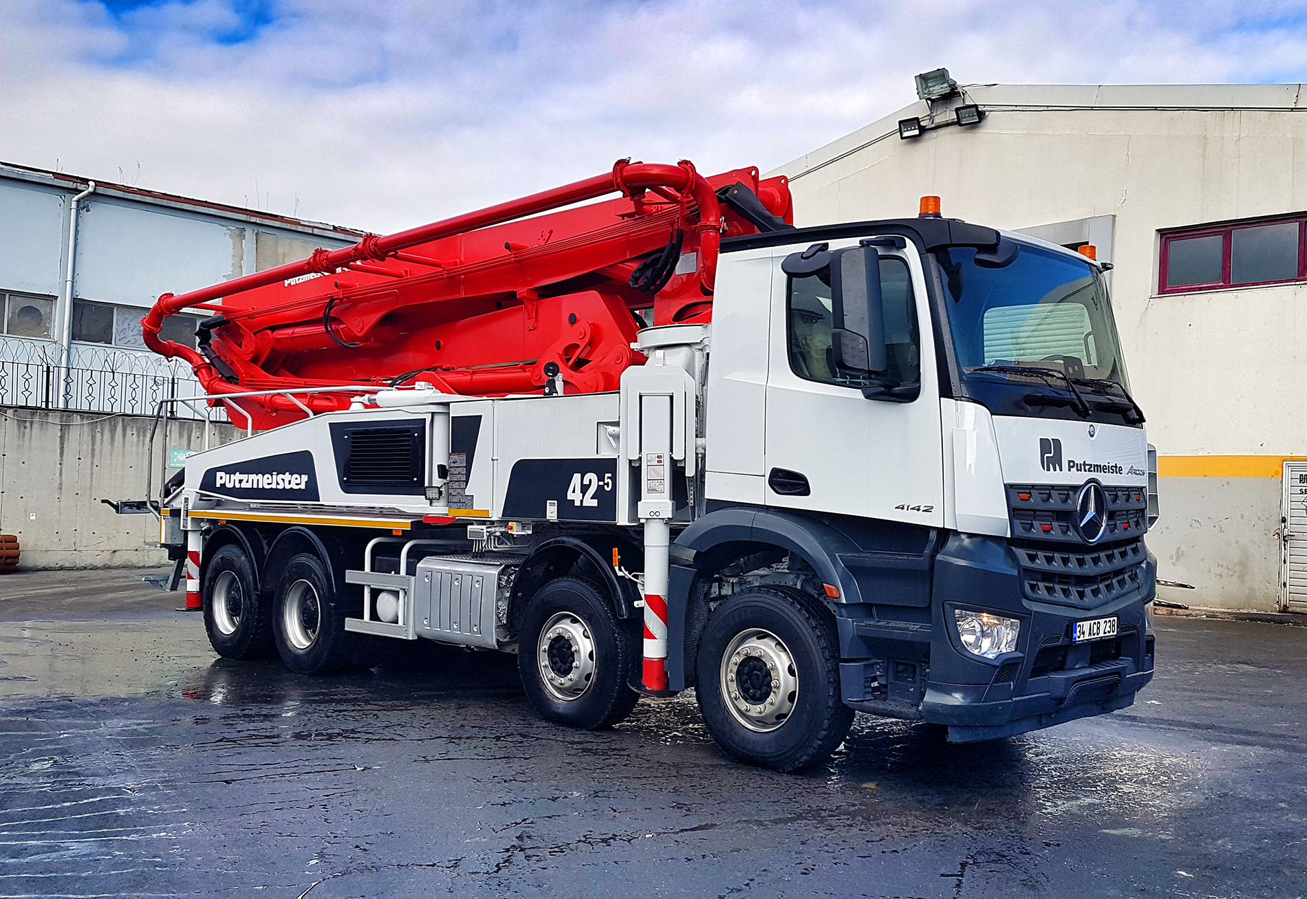 42 Metre Putzmeister Beton Pompası kiralık araç